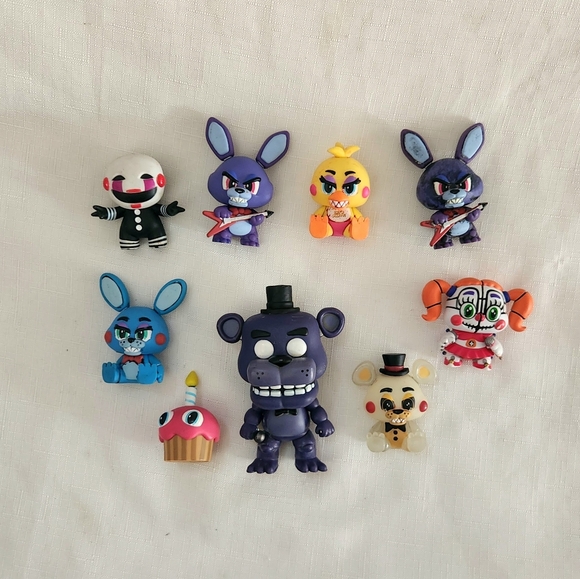 Five Nights At Freddy's FNAF Mystery Minis and Funko pop Shadow Freddy Rare  fig
